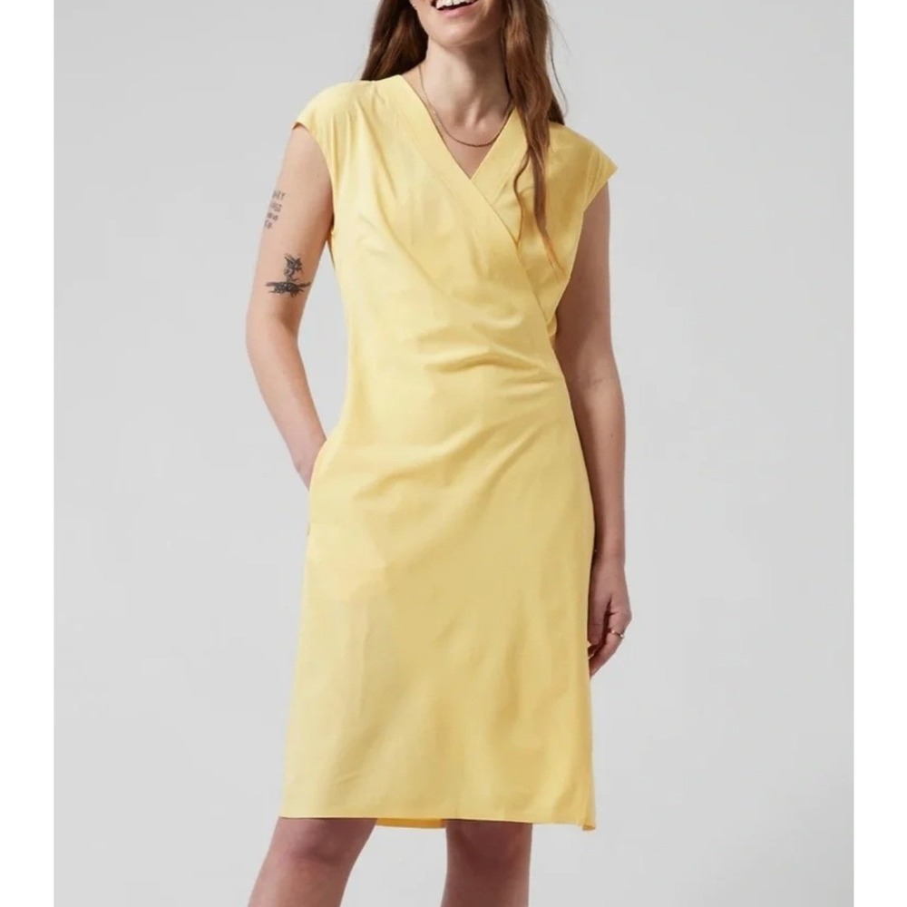 Athleta Newport Wrap Dress Small Yellow Short Sleeve V-Neck Mini Travel Casual